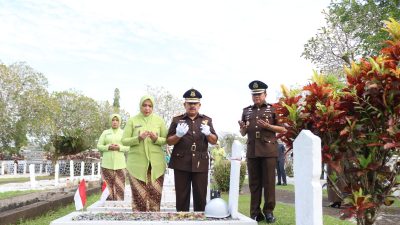 ziarah dan tabur bunga