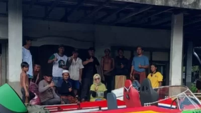 Maimunah, Anggota DPRD Kubu Raya Kunjungi Masyarakat dan Berikan Bantuan Sembako