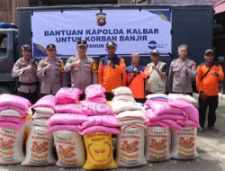 Kapolda Kalbar Salurkan 1 Ton Beras untuk Korban Banjir Mempawah