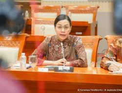 Sri Mulyani Tegaskan Efisiensi Anggaran Tak Pengaruhi Honorer, UKT, dan Beasiswa