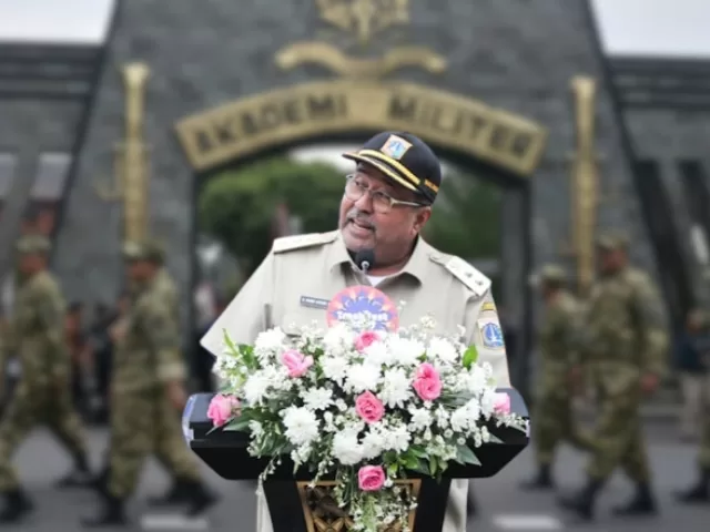 Wakil Gubernur DKI Jakarta sekaligus politikus PDIP, Rano Karno, menyatakan akan menghadiri acara penutupan retreat kepala daerah di Akademi Militer (Akmil) Magelang, Jawa Tengah, pada 27 Februari 2025.