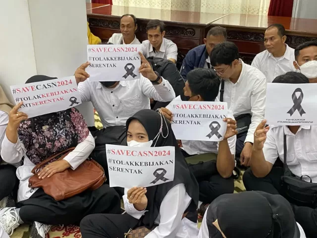 Ratusan Masa Aksi Tuntut Penundaan Pengangkatan CPNS dan CPPPK 2024.