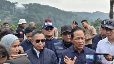 photo menteri lingkungan hidup hanif faisol (gambar by: Detik.com)
