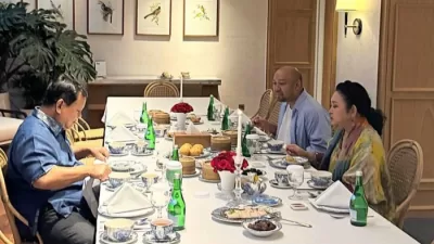 Prabowo Berbuka di Hari Puasa Bersama Titiek dan Didit