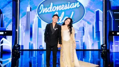 foto fajar dan sabrina di Indonesian Idol