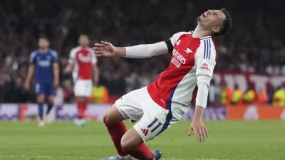 Ekspresi kekecewaan Gabriel Martinelli setelah gagal mencetak gol di laga Arsenal vs PSG di UCL 2024/25, Rabu (30/04/2025)