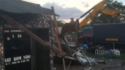 Polisi Bongkar Bangunan Tak Berizin Ormas di Lahan BMKG Tangsel