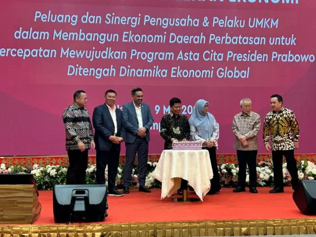 Menteri Usaha Mikro Kecil dan Menengah (UMKM) RI, Maman Abdurrahman, mendorong para pelaku UMKM asal Sambas, Kalimantan Barat