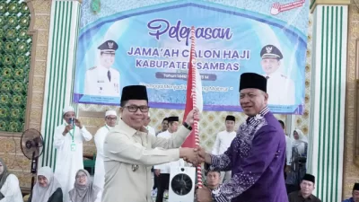Bupati Satono Lepas 309 Calon Jemaah Haji Kabupaten Sambas 2025