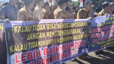 Ratusan Kades di Seluma Tuntut Gaji Belum Cair, Bupati Akui Keuangan Daerah Kacau