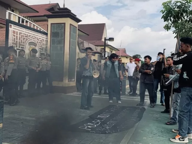 Solmadapar Tagih Janji Keadilan: 25 Tahun Tragedi Berdarah Syafaruddin Usman