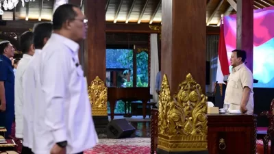 Presiden Prabowo Gelar Rapat Terbatas dengan Sejumlah Menteri