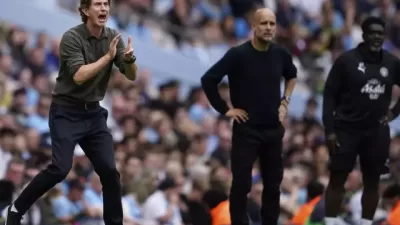 Tottenham kalahkan Manchester City 2-0 di Etihad. Pelatih Thomas Frank puji mentalitas tim dan singgung perkembangan skuad jelang bursa transfer.