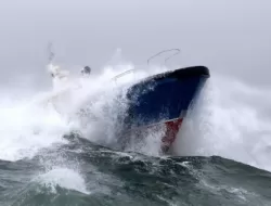 Gelombang Tinggi, BBMKG Ingatkan Bahaya Pelayaran di Perairan Bali