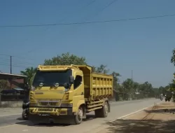 Warga Peniraman Keluhkan Debu Truk, Minta Pemerintah Turun Tangan