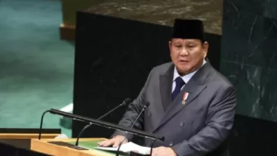 Prabowo gebrak podium 8 kali di PBB, Jokowi beri pujian. Pengamat Efriza nilai ada sinyal dukungan politik dan kesinambungan kekuasaan.