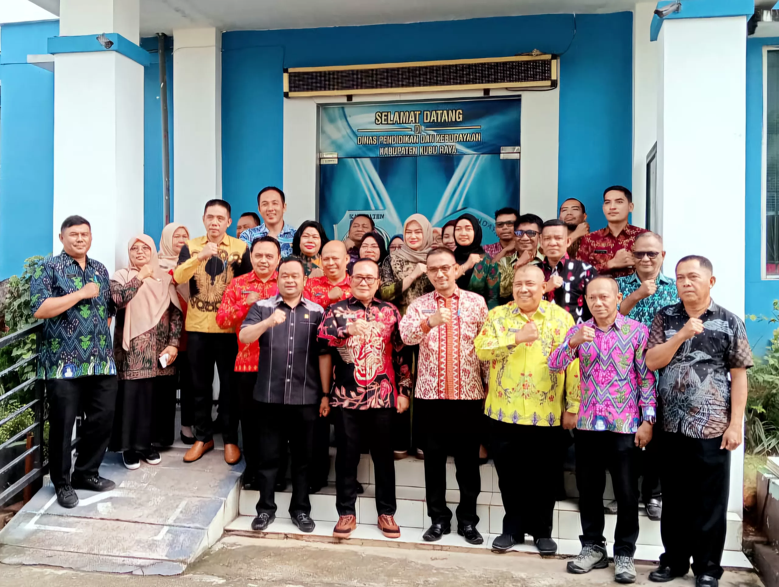 Bupati Kubu Raya H. Sujiwo tekankan pentingnya sinergi lintas bidang dan kolaborasi tim kerja di Dinas Pendidikan demi peningkatan kinerja berkelanjutan.