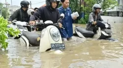 BPBD Bali mengungkap penyebab banjir besar di Bali, mulai dari hujan ekstrem, drainase yang buruk, sampah, dampak pembangunan, hingga fenomena atmosfer gelombang Rossby yang memicu hujan lebat.