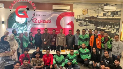 Sejumlah pejabat dan perwakilan lembaga hadir dalam dialog bersama komunitas ojek online (ojol) di Kota Pontianak, Kamis siang (25/9/2025).