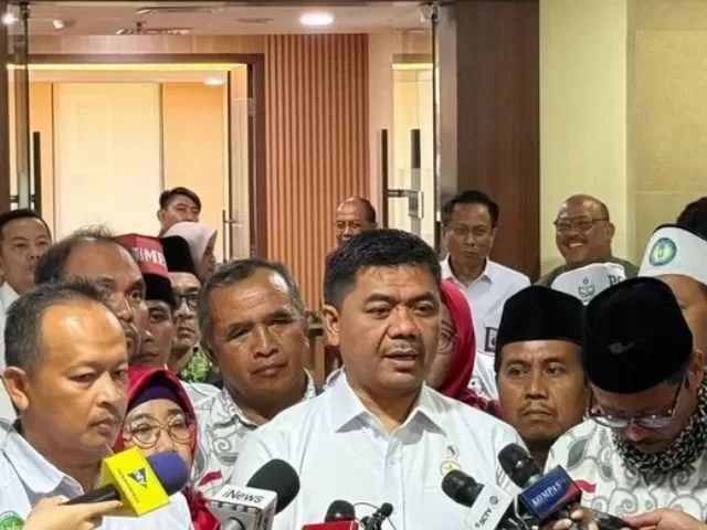 Guru madrasah temui Wamen Setneg Juri Ardiantoro, sampaikan tuntutan agar diangkat menjadi PPPK dan hentikan diskriminasi terhadap madrasah.
