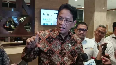 Menkeu Purbaya Yudhi Sadewa optimistis target penerimaan pajak 2025 tercapai. Ia mendorong pegawai pajak tetap semangat di tengah tekanan ekonomi global dan menjaga integritas dalam bekerja.