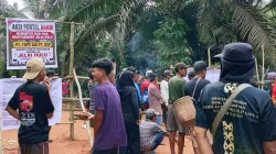 Portal Dibuka Tanpa Musyawarah, Warga Jelai Hulu Ketapang Ungkap Kecewaan